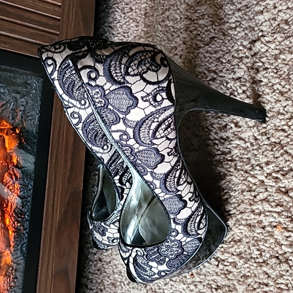 Guess Heels Guess heels Guess heels Guess heels Guess heels Guess heels 8.5m - Picture 4 of 15